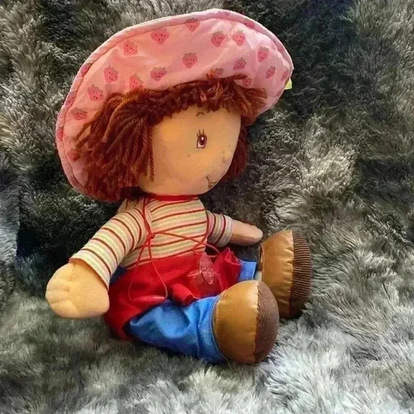 **HOST PICK** Adorable 15" Strawberry Shortcake Doll. She  sings and talks - Picture 16 of 17